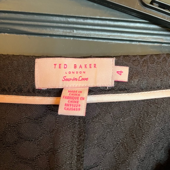 Ted Baker classic black pant. Slim leg. Side zipper Ted baker size 4 (L/10-12) - Picture 2 of 10